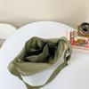 Popular Casual Simple Women's Lightweight Dumpling Bag Fashionable Versatile Solid Color Commuter Messenger Women's Bag