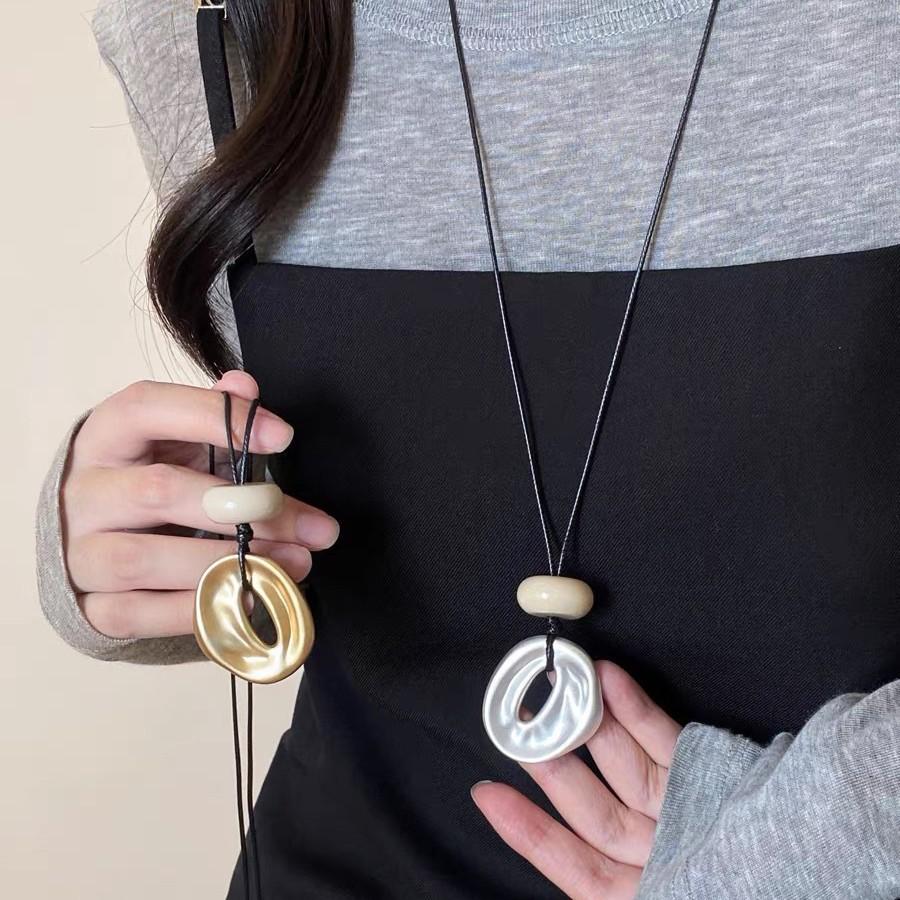 Female Niche Adjustable Simple Irregular Pendant Necklace