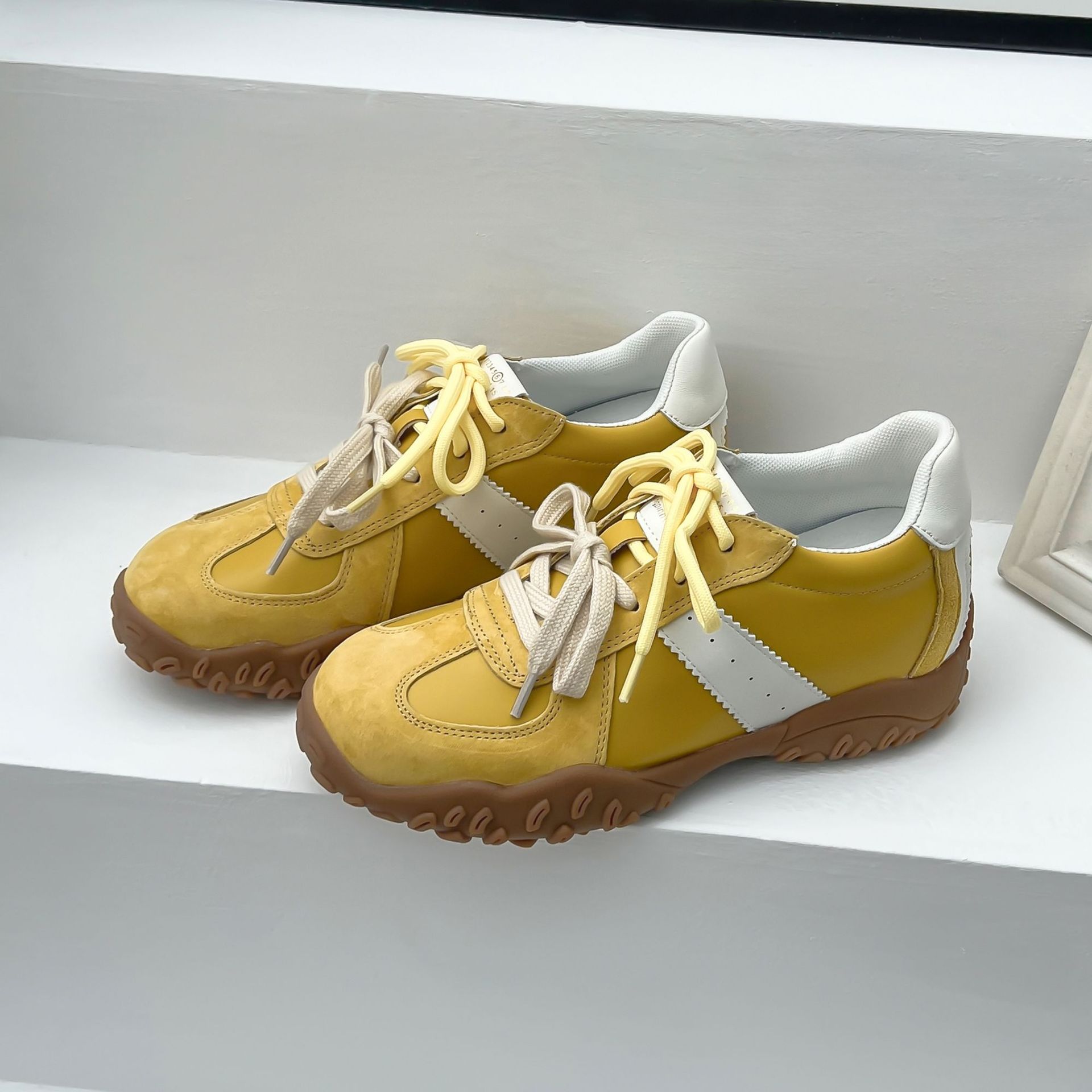 

Летние новые кроссовки на платформе женские носят в стиле хай-энд колледж ретро папины кроссовки женские на шнуровке спереди 40 жёлтый