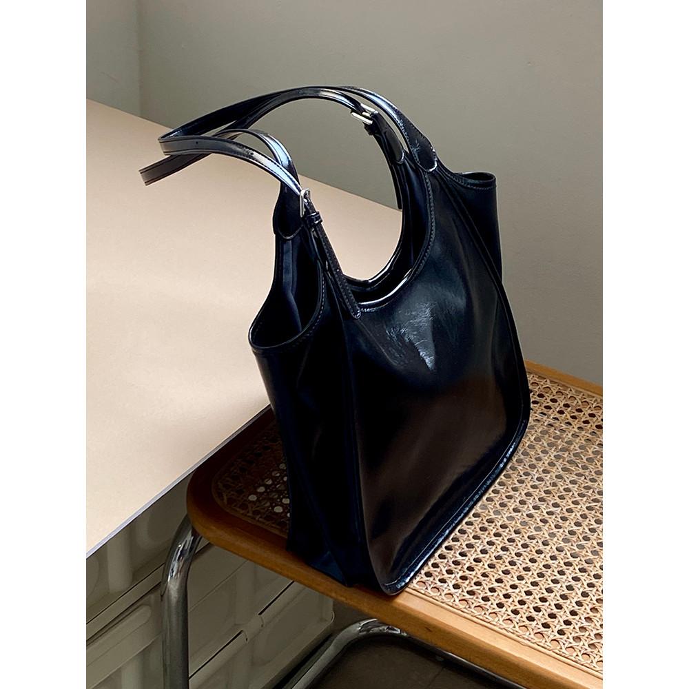 IELGY Retro All-Match Commuter Tote Bag Large Capacity Black Portable One Shoulder