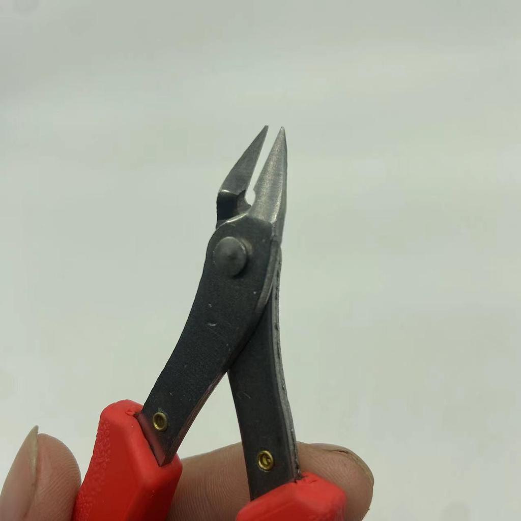 Feather Fist Sports Badminton Stringing Machine Tools: Angled & Line Cutting Pliers, Red.