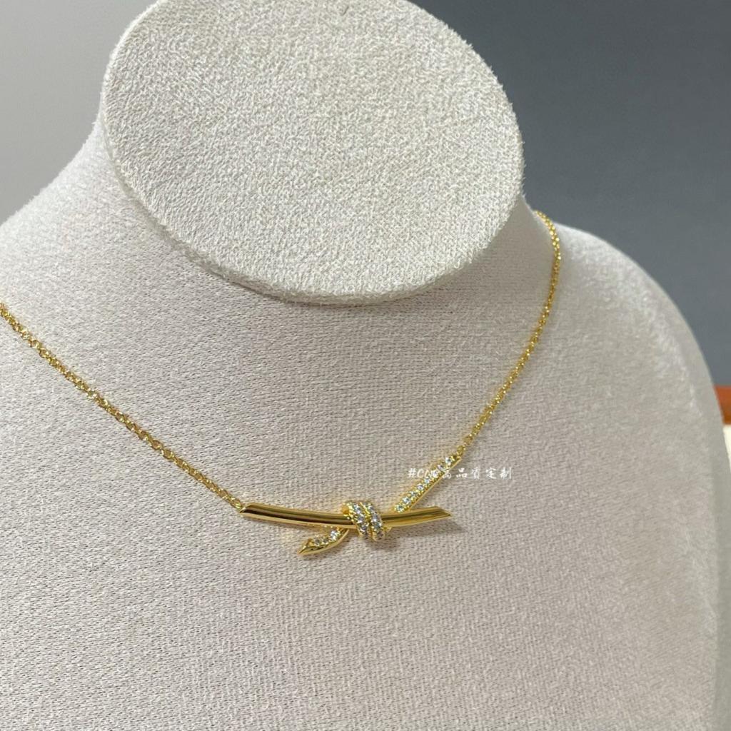 Knotting rules knot Knot Necklace for Women, Plated18K Rose gold light luxury knotted niche high-end collarbone chain