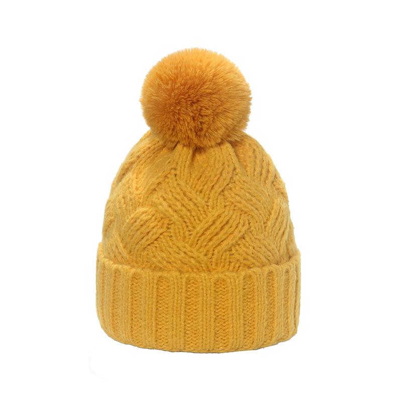 

Autumn and winter new wool hat solid color versatile warm hairball cold hat braid plaid knitted hat women M（56-58cm） жёлтый