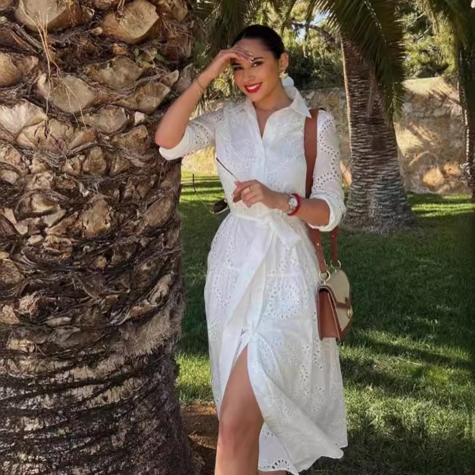 

Вышитое платье с воротником-стойкой и поясом, облегающее, модное, стройнящее XS белый