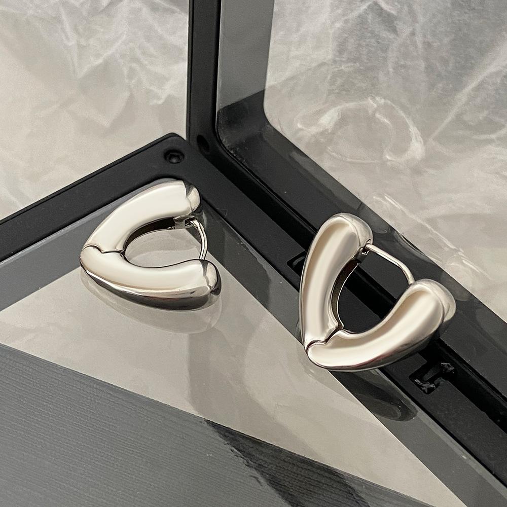 Trendy Vintage Simple Lines Heart Shaped Hoop Earrings for Women Y2K Jewelry Party Punk Spiral Ear Buckle Daily Wear Accessories