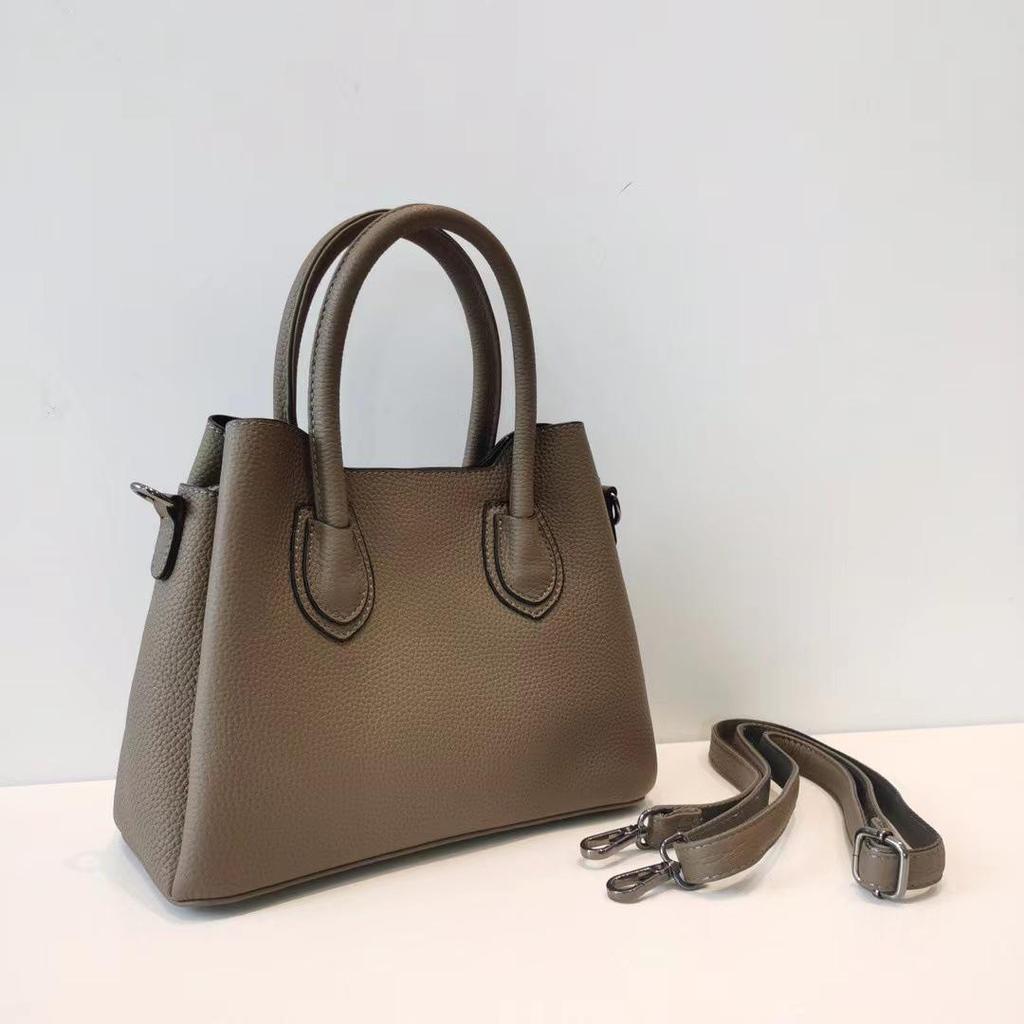 2025 Women's Genuine Leather Tote: High-End, Large Capacity, Commuter Handbag