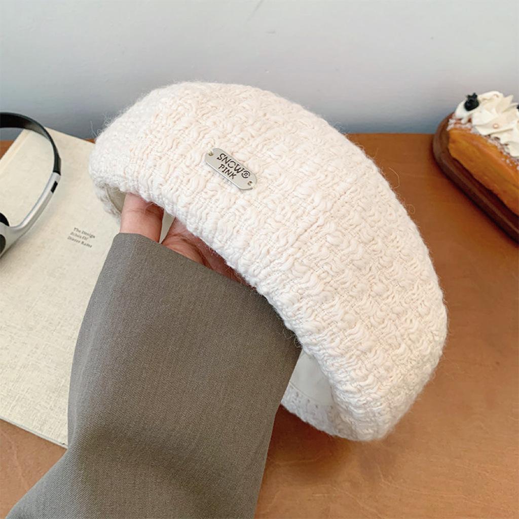 Knitted wool beret women's autumn and winter face small versatile painter hat big head circumference warm bud hat