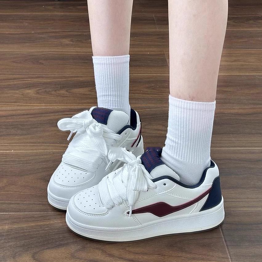 Retro Platform Bread Shoes Women's Ins College Style Versatile Korean Version of Little White Shoes 2025 Autumn New Casual Board Shoes