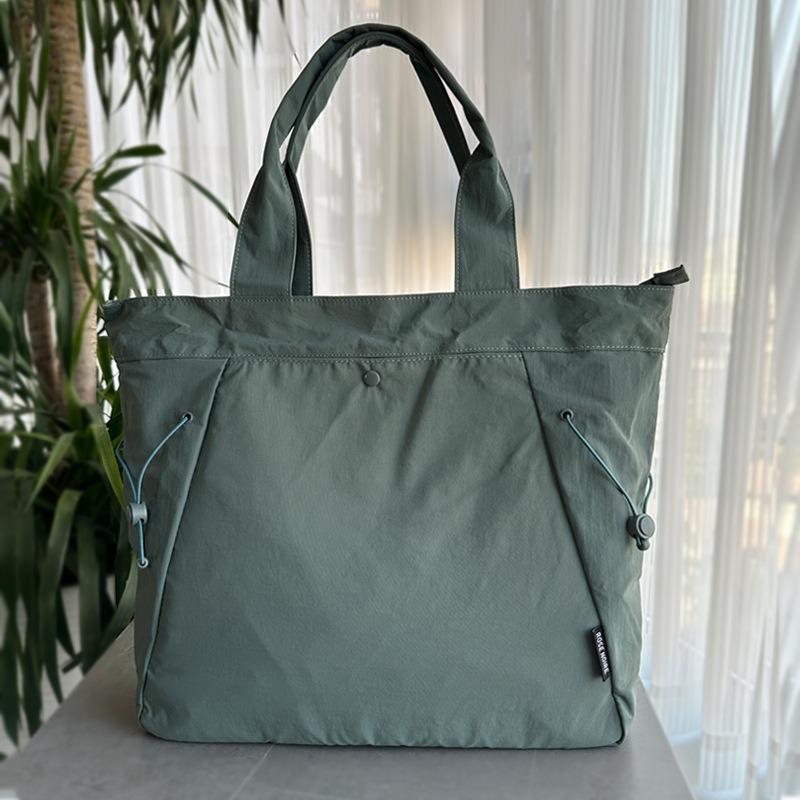 New casual and lightweight tote bag, fashionable temperament large-capacity shoulder bag, women's handbag commuter bag