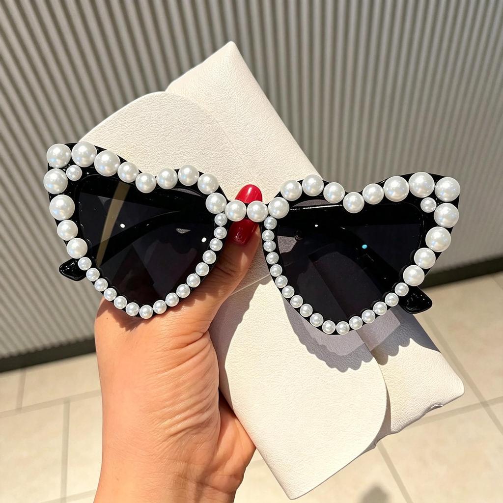 Just Married White Pearl Letter Wedding Glasses for Groom, Bride, Bridesmaid