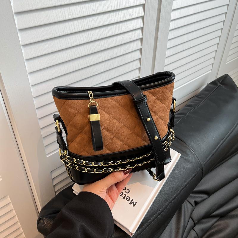 Rhombus chain bag women's summer 2025 high-end retro shoulder stray bag popular messenger bucket bag