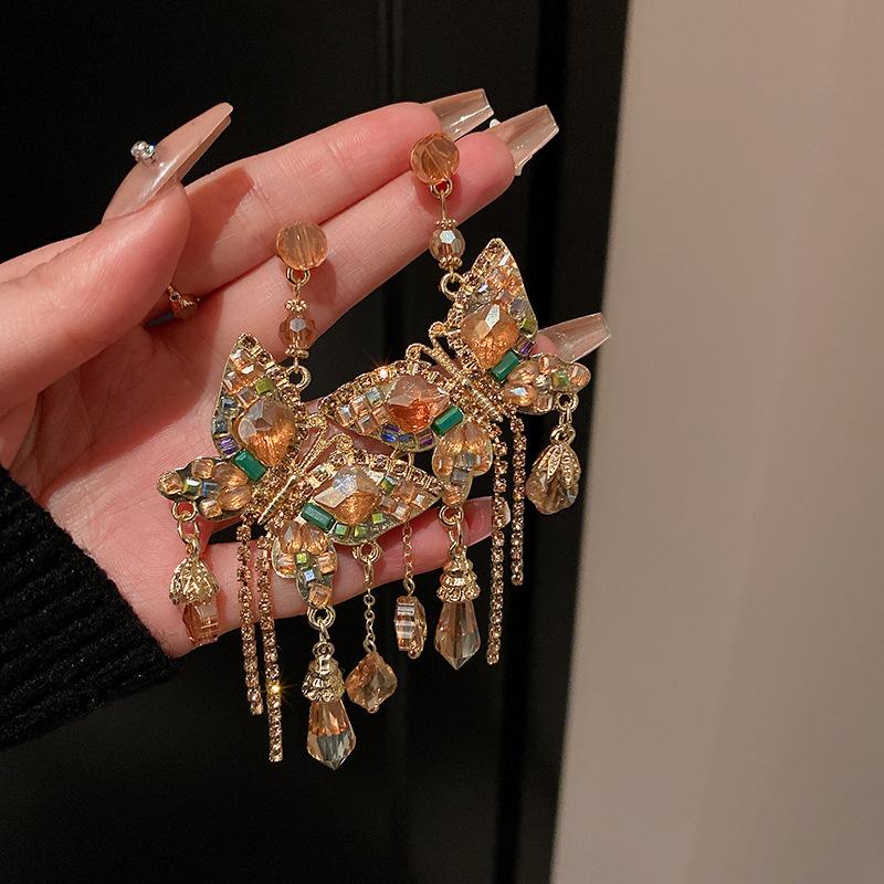 

Crystal diamond butterfly fringed earrings, European and American atmosphere cold ins wind stud earrings, earrings, fashion earrings, women