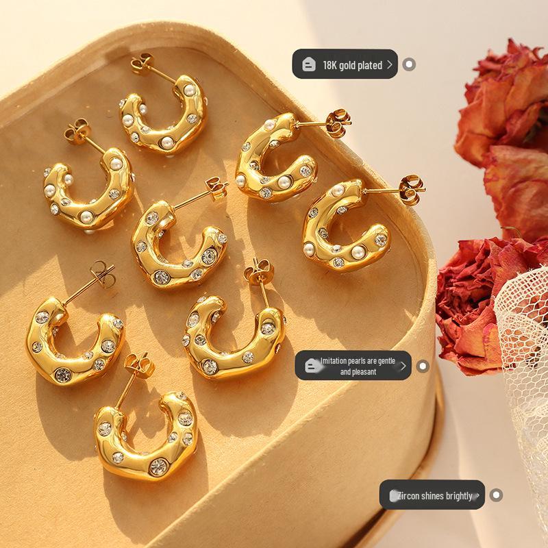 Gold-Plated Titanium Steel C-Shaped Earrings with Imitation Pearl and Zircon Inlays