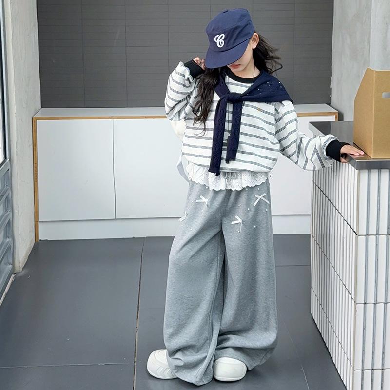 

2025 Девочки Осенняя Мода Шаль и Полосатая Толстовка со Свободными Спортивными Штанами Комплект 150 cm