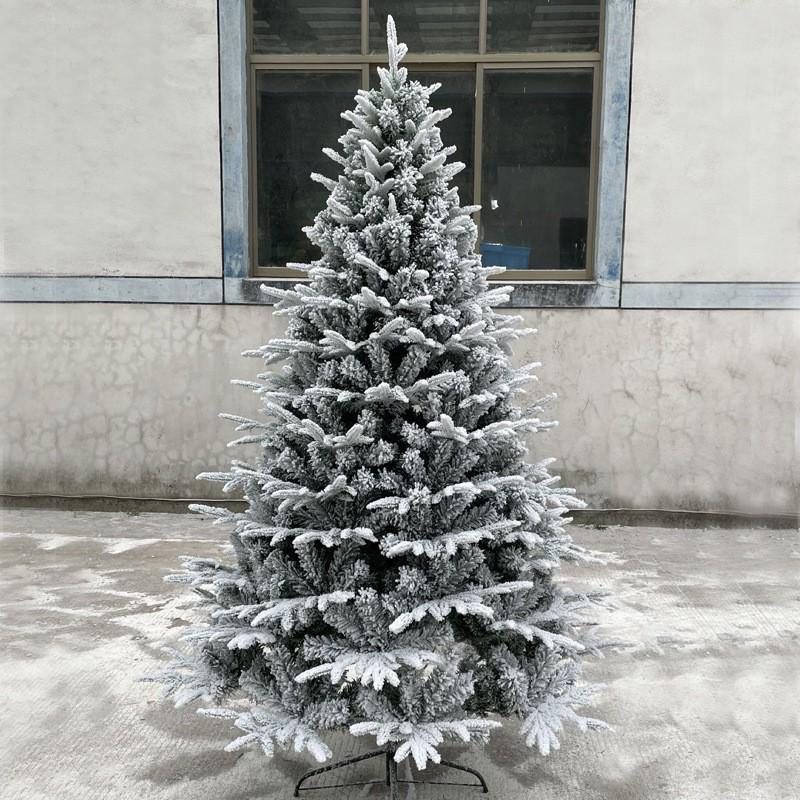 New PE Mixed Snowfall Christmas Tree with Automatic Features and Flocked Cedar Decorations