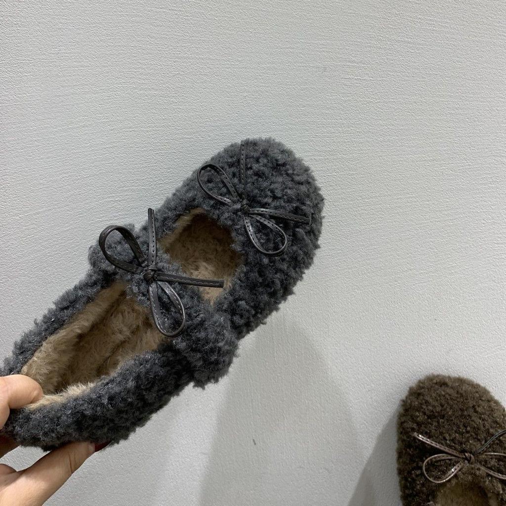 Fairy Wind Gentle Flat-bottomed Lamb Wool Shoes 2025 Autumn and Winter New Round Head Versatile Velvet Bow Doudou Shoes