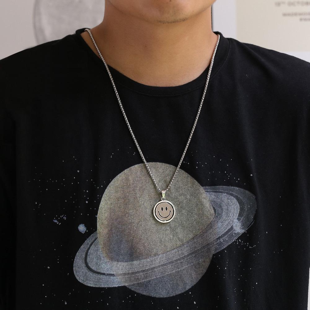 

Вращающийся кулон с изображением улыбки и лица для мужчин и женщин из титана и нержавеющей стали, ожерелье-спиннер с изображением тревоги и тревоги Hit Hop Fashion