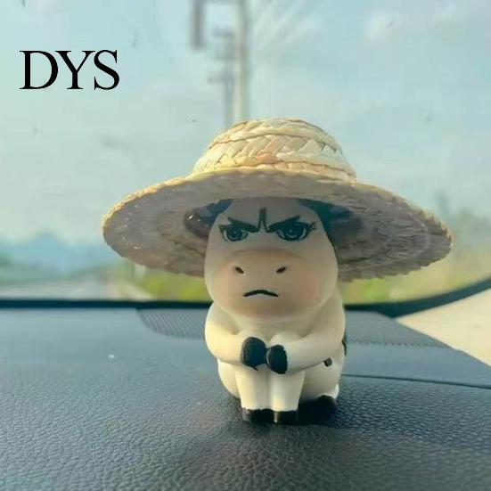 Durable Pvc Car Decor Cute Straw Hat Cow Ornament, Creative Desktop Figurine Anti Slip Console with Hat, Cartoon Dashboard Decor, Interior Decoration