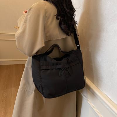 Stilvolle Handtasche mit großem Fassungsvermögen Studentische Umhängetasche Lässige Schultertasche Nylontuch Tragetasche
