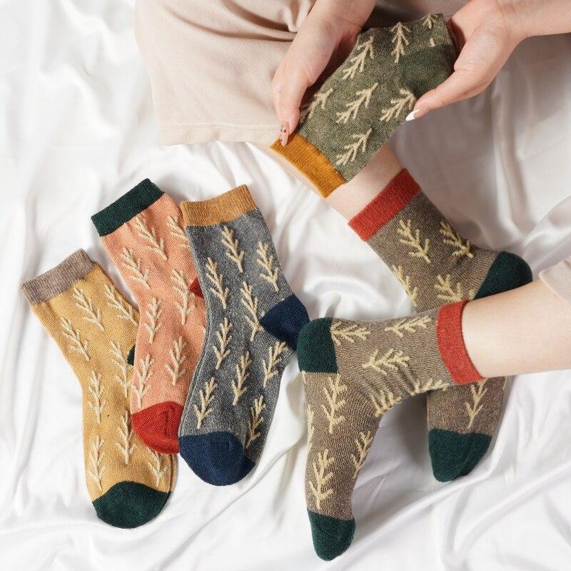 Fashion Color Contrast Women's Christmas Tree Wool Socks Autumn Winter Japanese Vintage Thickened Warm Soft Comfortable Socks