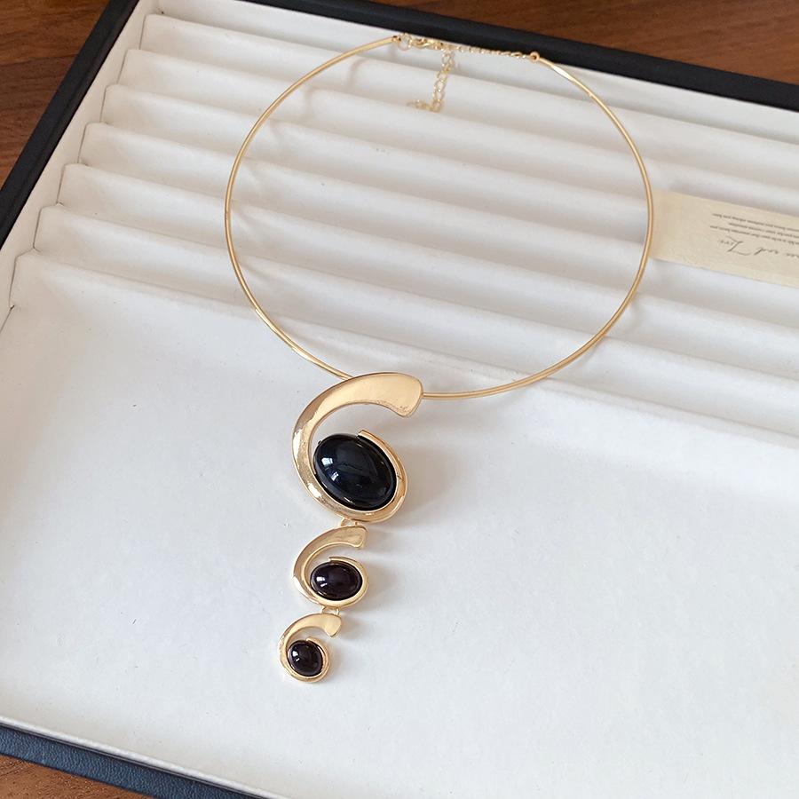 Irregular Metal Resin Oval Earrings European and American Exaggerated Niche Collarbone Chain Light Luxury High-end Jewelry Set