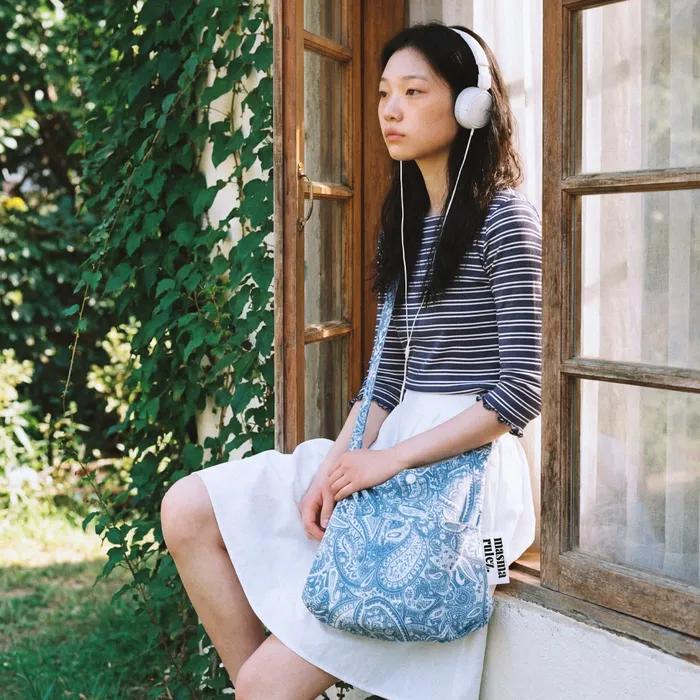 Snack eco crossbag_Paisley blue