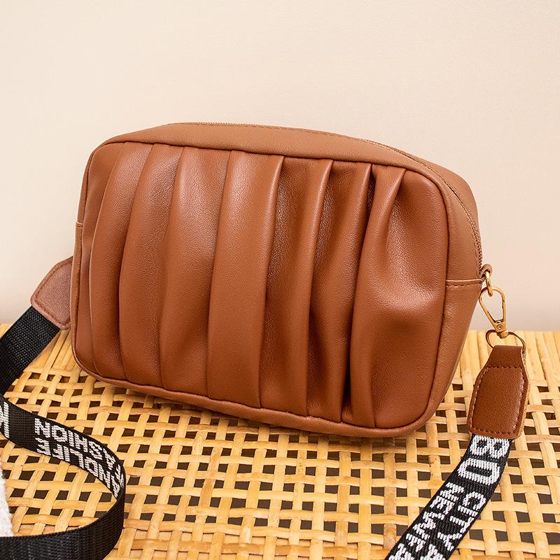 Fashion niche large-capacity new shoulder messenger women's bag, solid color student high-value one piece
