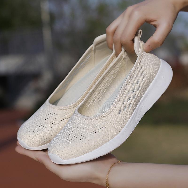 Summer Mother Shoes Breathable Mesh Hollow Elderly Shoes Women's Non-slip Old Beijing Cloth Shoes Soft Sole Middle-aged and Elderly Walking Shoes