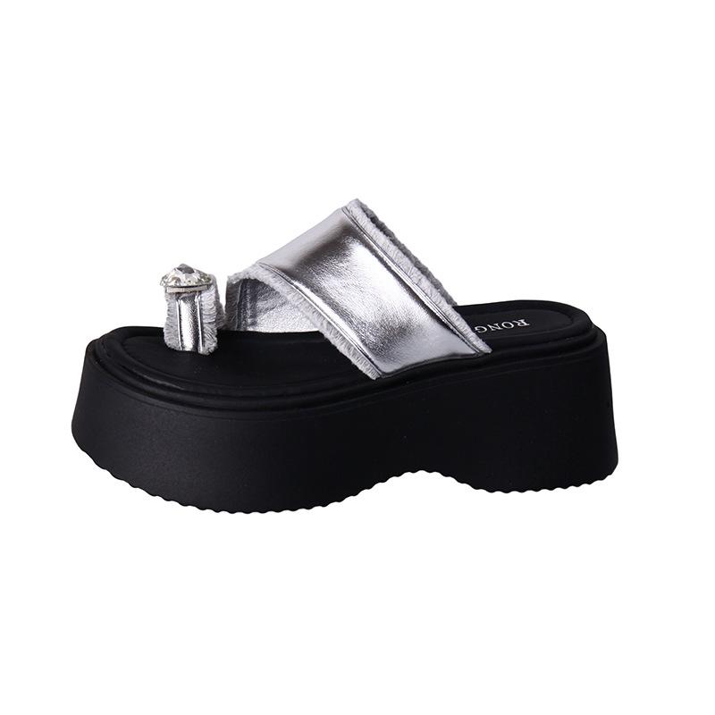 Small Man Height-increasing Platform Beach Shoes Women's Outer Wear 2025 Summer New High-end Silver Rhinestone Toe Slippers
