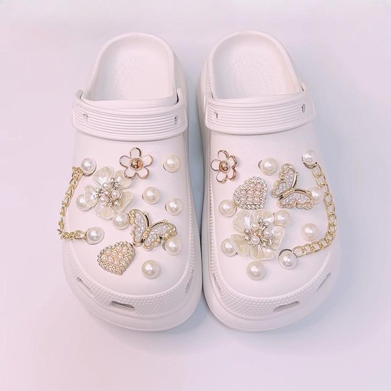 24PCS Luxury Shoe Charms Set Accessories Hole Shoe Buckle Diamond Butterfly Fiveleaf Flower Pearl Chain DIY Shoes Decorations
