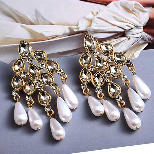 Elegant Women Men Fashion Classic Crystal Pendant Earrings For Women Girls Vintage Palace Style Gorgeous Ear Rings Jewelry