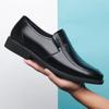 Svarta koskinnsskor herrskor casual läderskor vår och höst mjuka läderskor medelålders och äldre läderskor 2025
