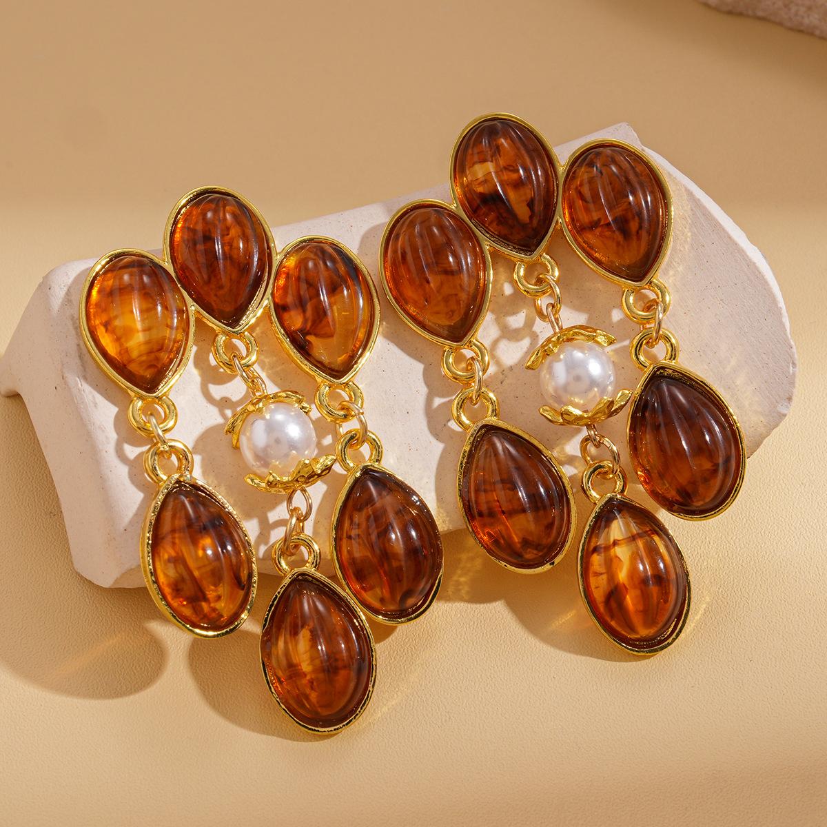 European and American resin imitation pearl water drop-shaped silver needle earrings retro court style niche personalized earrings