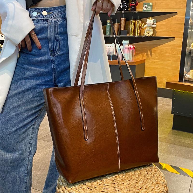Taschen Tragbare Leder Schultertasche Damen Rindsleder Nische Große Kapazität Damen Pendler Premium Gefühl Tragetasche