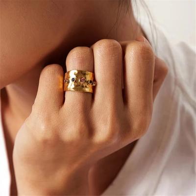 Moda Colorato Zircone Cubico Pietra CZ Cristallo Ampia Fascia Gioielli Donna Acciaio Inossidabile Impermeabile Colore Oro Anello Statement