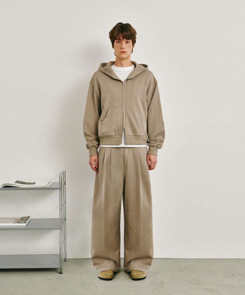GLW Wide Double-Pleat Sweatpants Beige