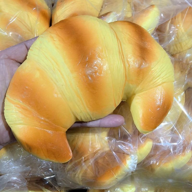 Squishy Croissant Squeeze Toy Slow Rising Sticky Stress Relief Toy Super Soft Food Creative Simulation Bread Anti-anxiety Toys