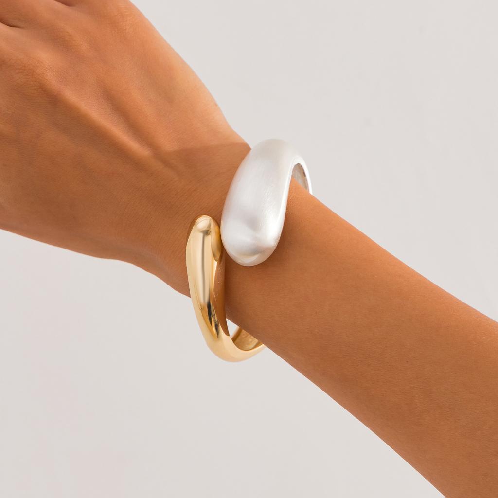 Fashion INS Metal Texture Water Drop Hug Bracelet for Women Exaggerated Design Spring Open Bracelet