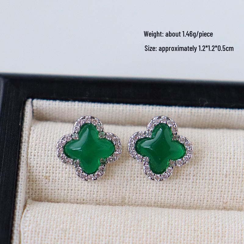 Kolczyki z cyrkoniami w stylu chińskim: Wykwintna moda retro z wszechstronnymi srebrnymi igłami dla wysokiej klasy, luksusowego wyglądu.