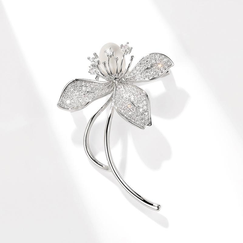 Bo Xin Yun Magnolia Brooch with Freshwater Pearl  Agate Floral Design