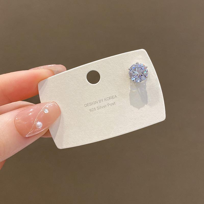 Earless Magnetized Zircon Ear Canal Stud for The Niche Iron-finding Woman