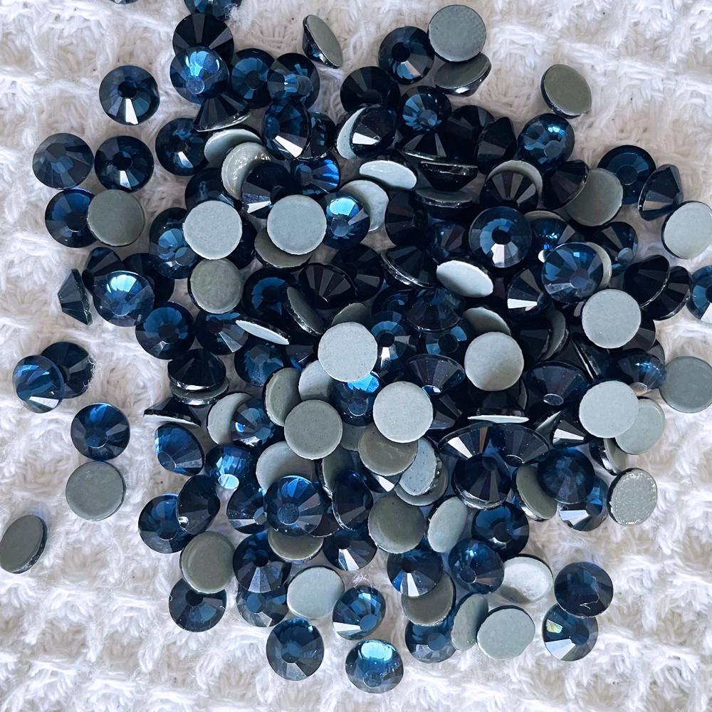 Pujiang Yantuo High Quality Montana Hot Fix Rhinestone Diamond Rhinestone for Shirt Bikini 1.9-2.0mm 1440pcs/SS6