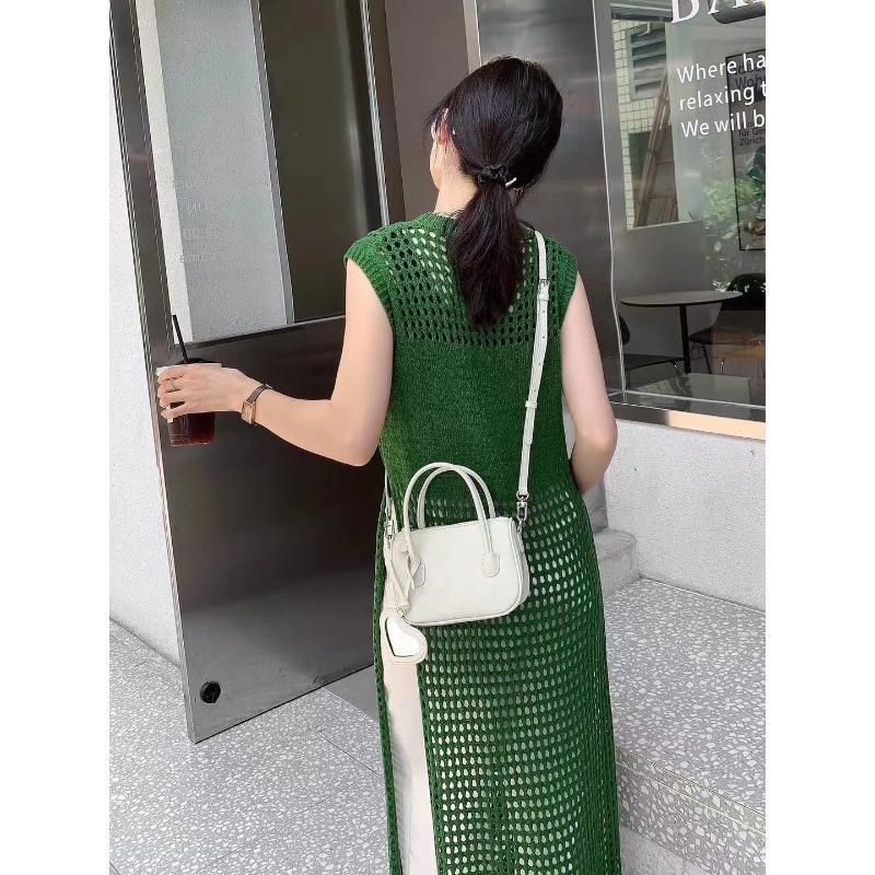 

Весна и лето Нишевый дизайн Маленькая квадратная сумка Женская кожаная сумка через плечо Маленькая сумка-багет белый