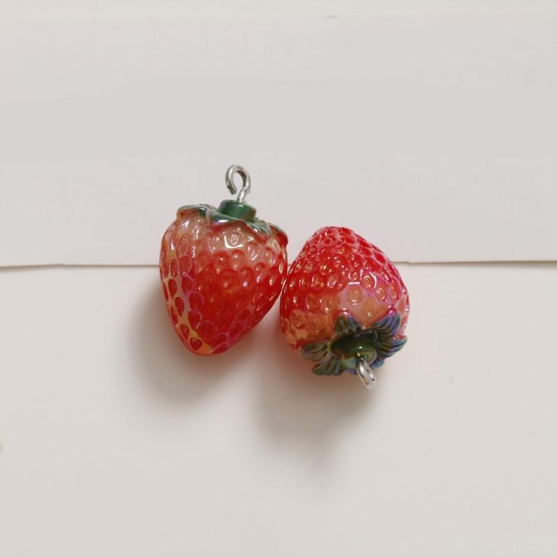 Moderne erdbeerförmige Perlen Harz Süße Fruchtanhänger für Halsketten Bastelartikel Bastelset für modische DIY-Enthusiasten