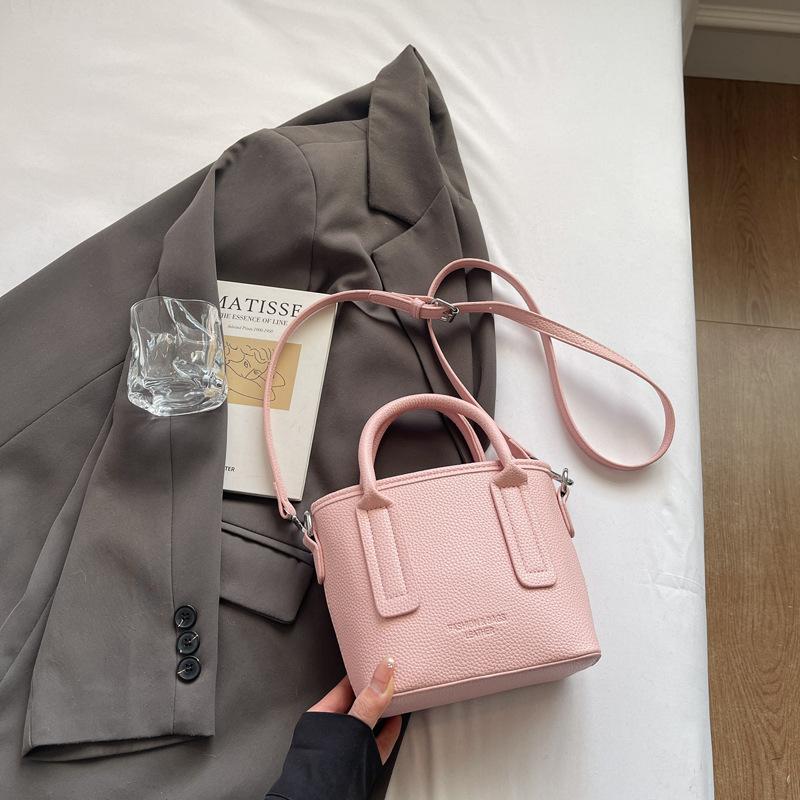 Autumn and winter new small bag women's premium texture portable bucket bag versatile retro commuter messenger bag