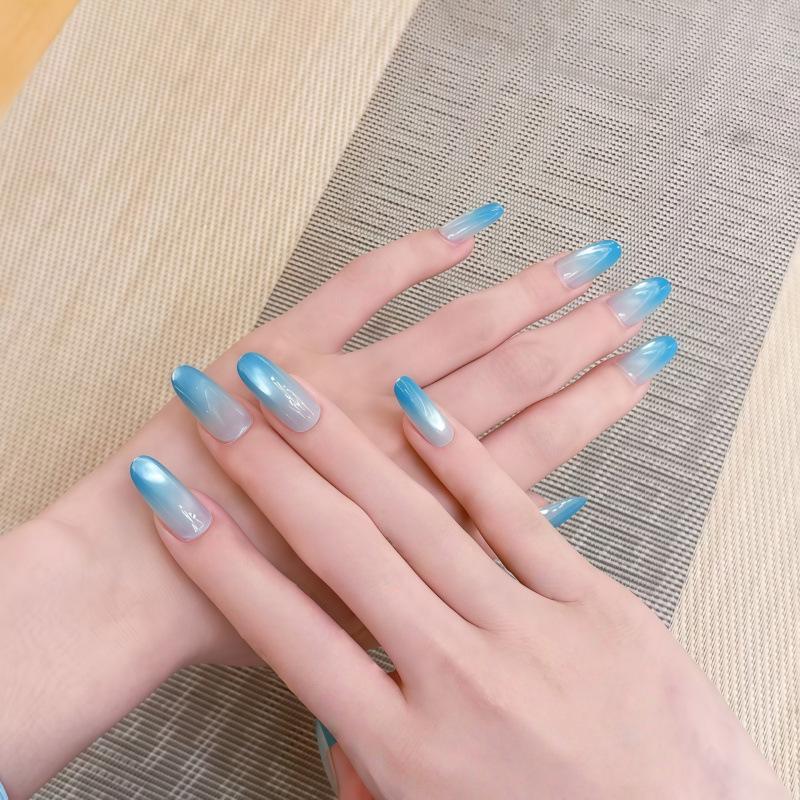 Blue Gradient Glass Beads Manicure with Detachable Cat Eye Accent