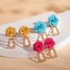 Boucles d'oreilles rectangulaires à fleurs tridimensionnelles tempérament rétro pour femmes, clous d'oreilles en forme de O à fleurs en relief jaune