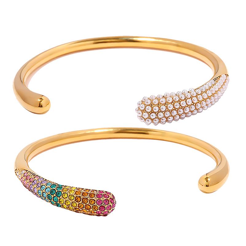 Elegantes Europäisches Titanstahlarmband: 18K Vergoldet, Vielseitig, High-End Design für Damen
