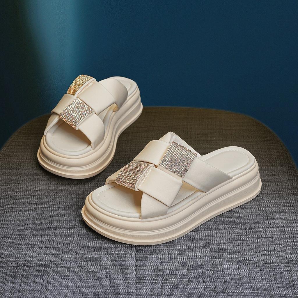 Casual thick-bottomed cool slippers women's 2025 new summer high-end Roman rhinestones one-word drag temperament fairy wind