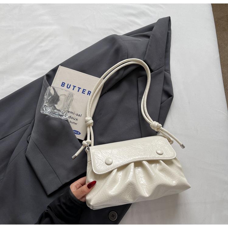 Folded cloud bag women's 2025 new versatile foreign style small square bag trendy fashion high sense messenger bag